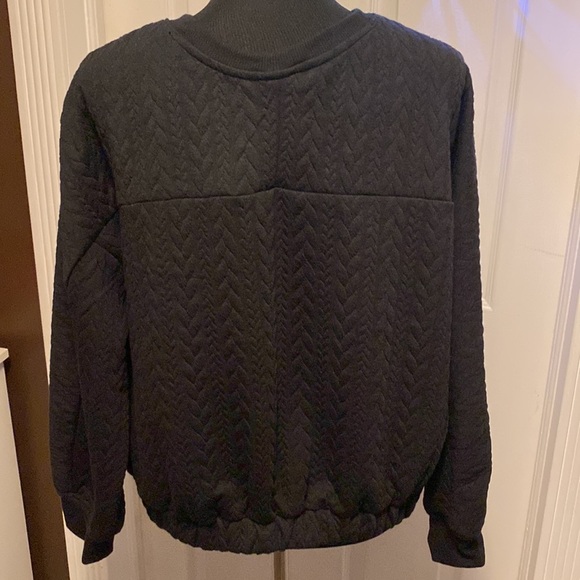 A New Day Women’s Black Crewneck Sweatshirt Elastic Waist sz XL NWOT - Picture 5 of 7